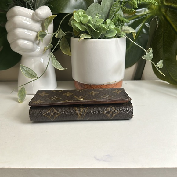 Louis Vuitton Small Monogram Wallet - Picture 7 of 15